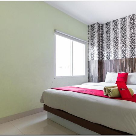 RedDoorz Plus @ Hertasning Area Makassar Exterior foto